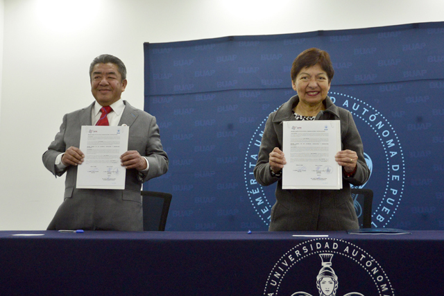 Buap Firma Convenio Con La Universidad Fuerza Migrante Boletines Buap